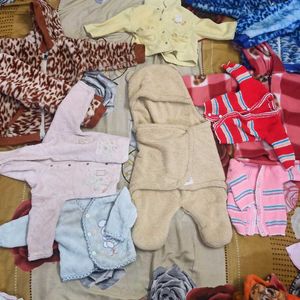 Combo of sweaters or winter clothes for boys/girls