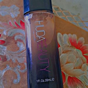 Huda Beauty Foundation