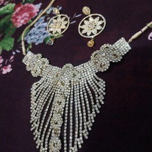 white ston jewellery set goldn clr