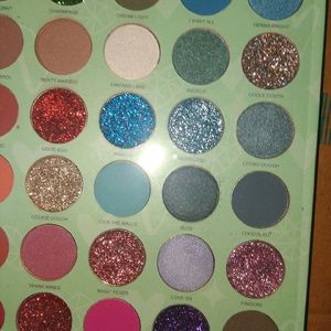 SFR Hated With Love Eyeshadow Palette