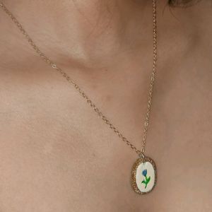 Vintage aesthetic Tulip necklace