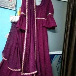 Chicken Gorgett 4 Mtr Full Flaired Frock Set