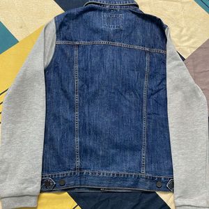 Imported FOREVER 21 Denim jacket.