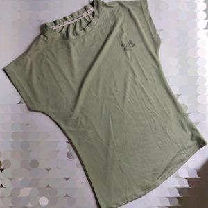 Under Armour Women Tshirt