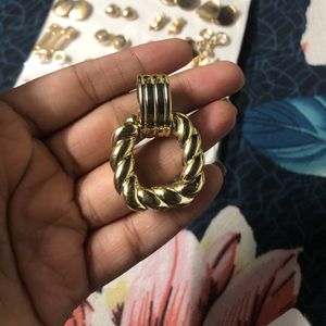 Gold Unique Design Earring