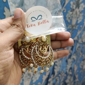 TokaBella Golden Stone Studded Earrings ( Pack 1)