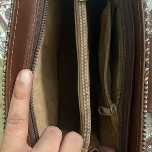 Handbag With Magnetic Close