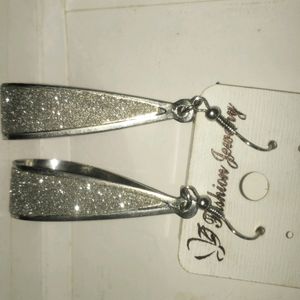 White Sparkling Earrings