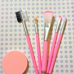 Makeup Brush Set With Powder Puff 💫