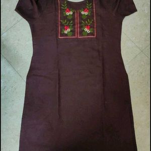 Beautiful Embroidery On Kurti