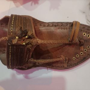 Kolhapuri Chappal