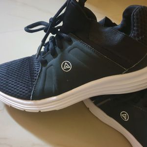 Women Black Walking Shoes