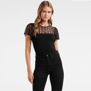 Forever New LISA LACENWTYOKE FLUTTERSLEEVE TOP