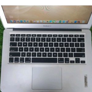 Apple MacBook