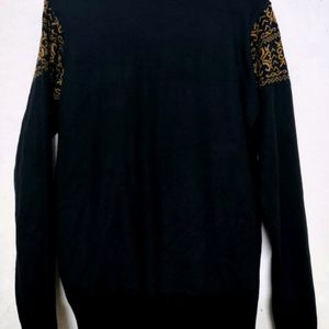 V-Neck Pullover