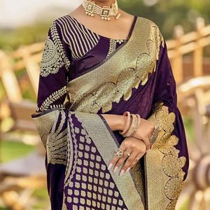 🛍️ @₹2799 Banarasi Silk Saree with Blouse Piece