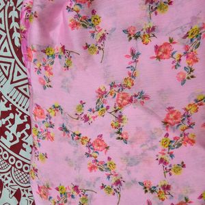 Pink Floral Embellishment Saree With Blouse Piece