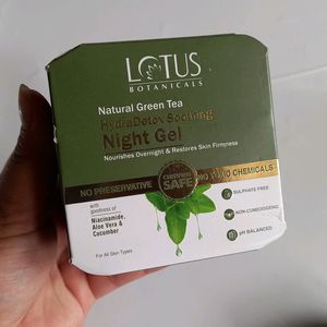 LOTUS NIGHT GEL