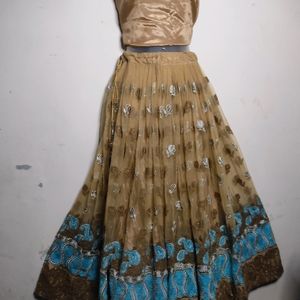 Lehenga/blouse piece and dupatta