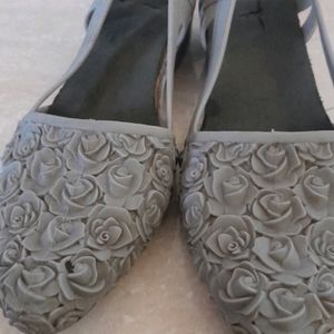 Rose Pattern Grey Wedges