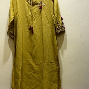 Neerus A-line Kurti Size L