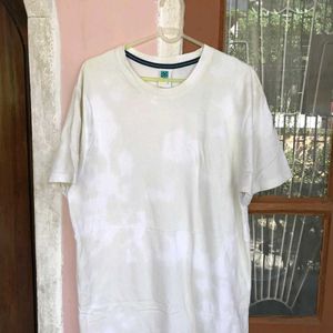 T-shirt White