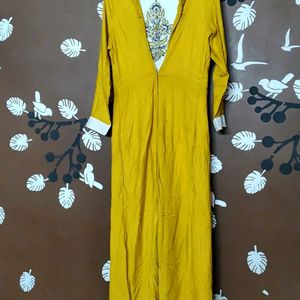 White Sleeveless Gown With Mustard Yellow Shurg