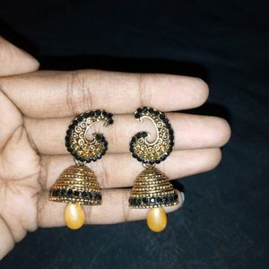 Six Pieces Ethnic Earrings Sets