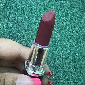 Mac (Maximal) Matte Lipstick  "D FOR DANGER"