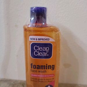 Unopened Clean & clear Foaming Face wash