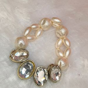 Imported Pearl Bracelet With Big Stones