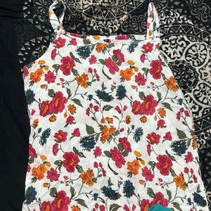 Sleeveless Floral Kurti