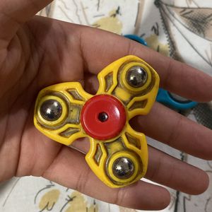 Fidget Spinner Blue And Yellow Colour