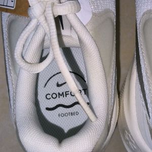 Women Nike Shoes With Tag