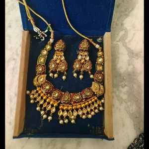 Golden Polished Kundan Necklace