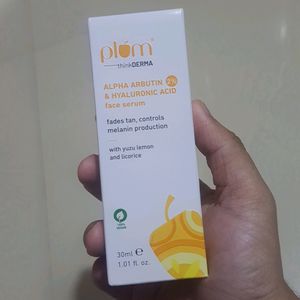 Plum Alpha Arbutin And Hyaluronic Acid Face Serum