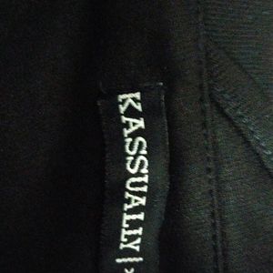 Kasually- Solid Black Top