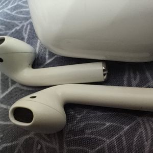 Apple Airpods Gen 2 With case