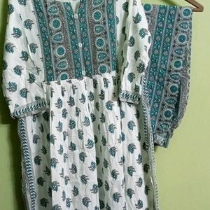 New/Unused Nayra Cut Kurti With Pant