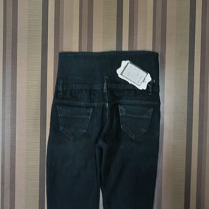 Y-20 Size 28 Slim Fit Women Denim Jeans