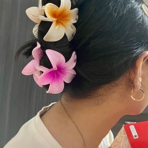 Flower Claw Clip