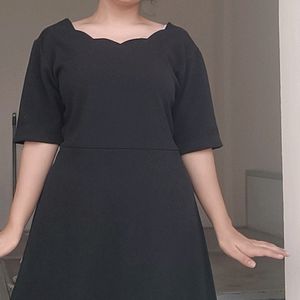 Black Dress (Loose For Me)