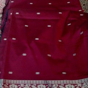 Women.  Bnarsi Silk Saree,