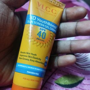 VLCC NATURAL SCIENCE  ( Sun Screen)