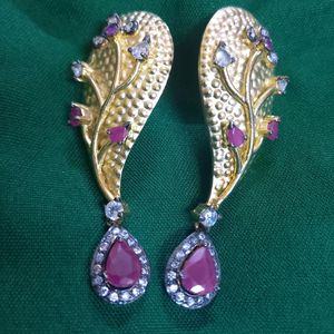 Golden Earing With Diamond Stones