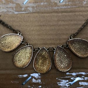 UNIQUE Necklace > gift from Canada @ ₹500