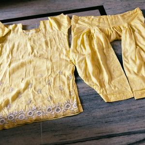 XL Size Suit Lemon Colour Some Time Use No Flaws