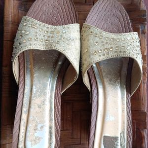 Gold wedges by ice