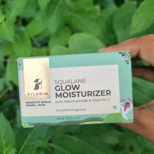 Glow Moisturizer with Niacinamide + Vitamin C