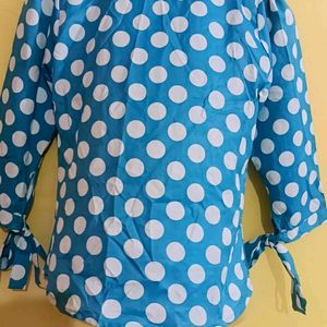 Trendy shirt top with beautiful knot